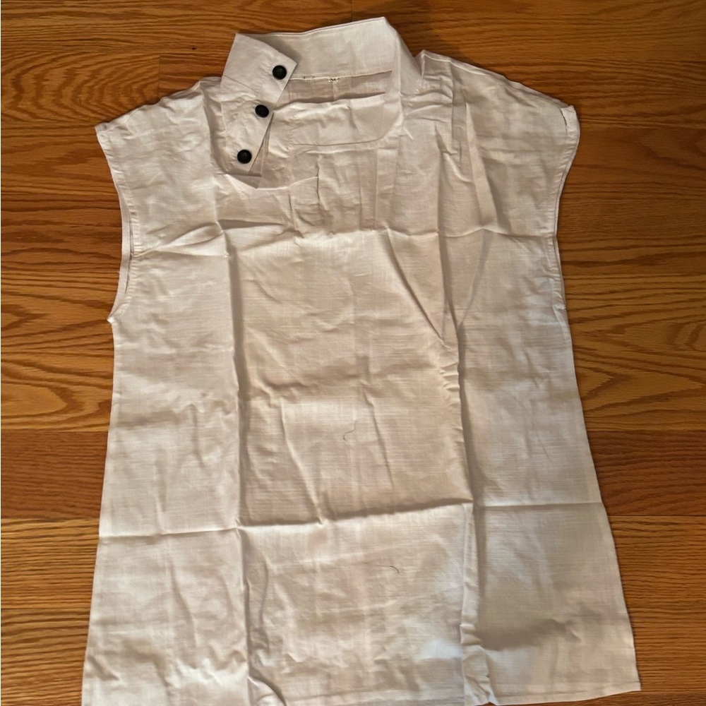 Celmia Women’s White Sleeveless Shirt